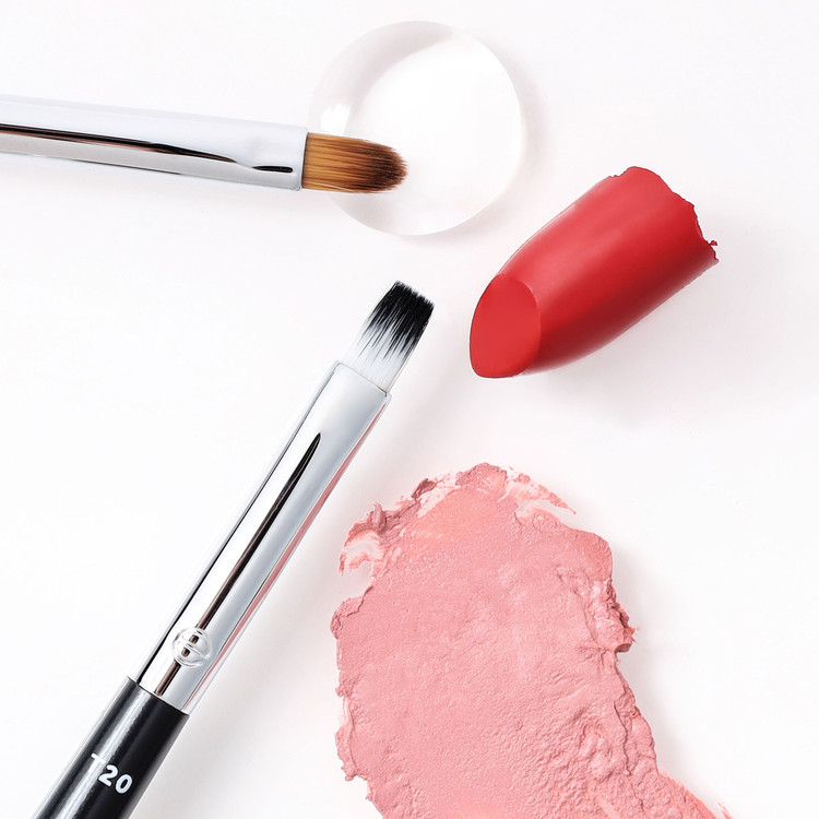 ESUM Cosmetics - W19 Filbert Lip Brush ESUM Cosmetics - W19 Filbert Lip Brush