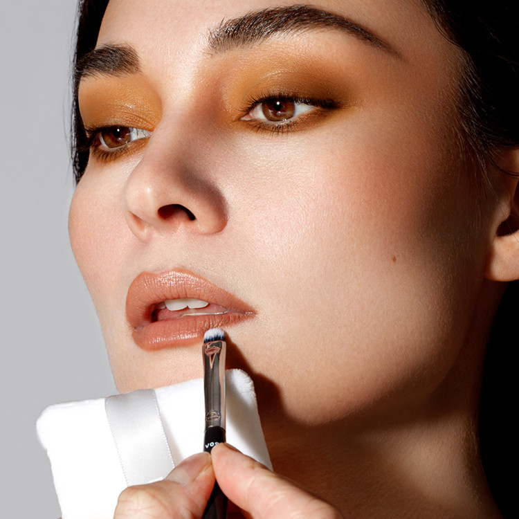 ESUM Cosmetics - V09 Liner Diffuser Brush ESUM Cosmetics - V09 Liner Diffuser Brush