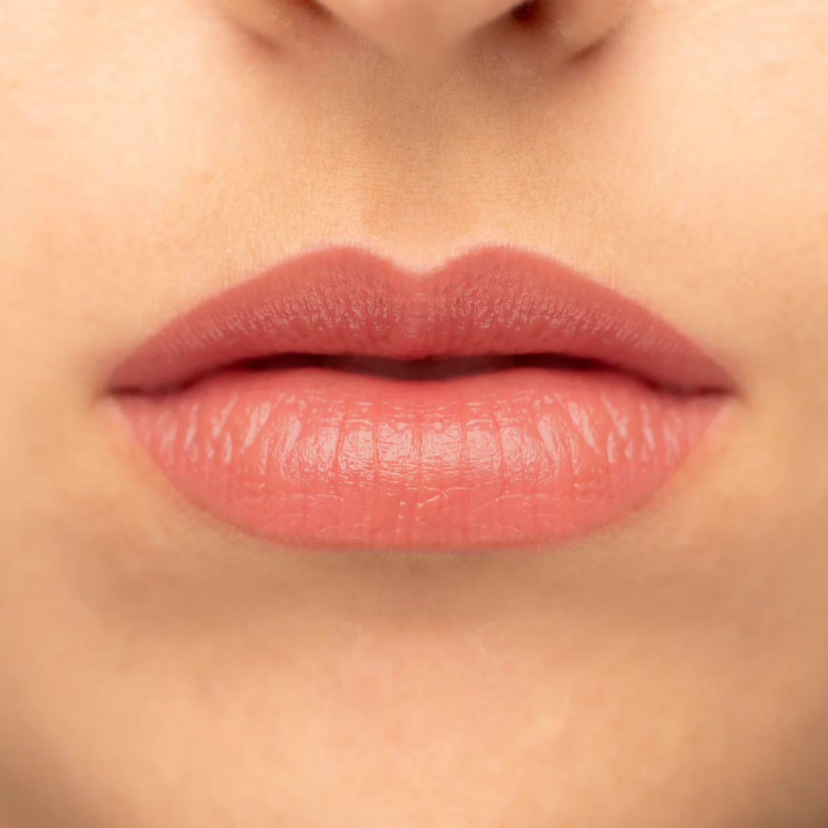 Kevyn Aucoin - Unforgettable Lipstick Shine, 2g ka-uls-roserin-02