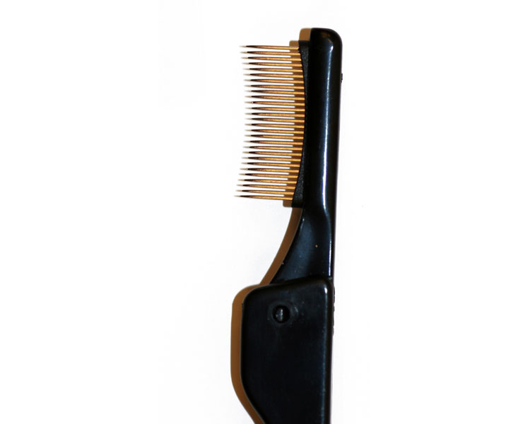 bl-00857f65e45c52ea 008 Metal Wimpernbürste klappbar