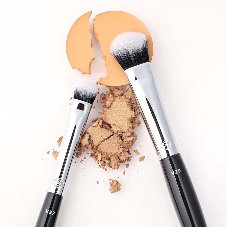 ESUM Cosmetics - V27 Small Shadow Brush